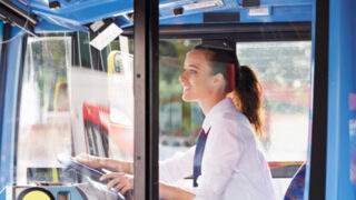 Plan de ayudas de hasta 2.000 euros para obtener el carné de autobús
