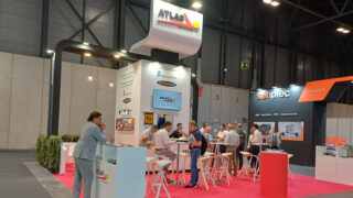 ATLAS BUS muestra su catálogo en FIAA