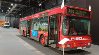 Exposición de autobuses históricos de EMT Madrid en FIAA 2026